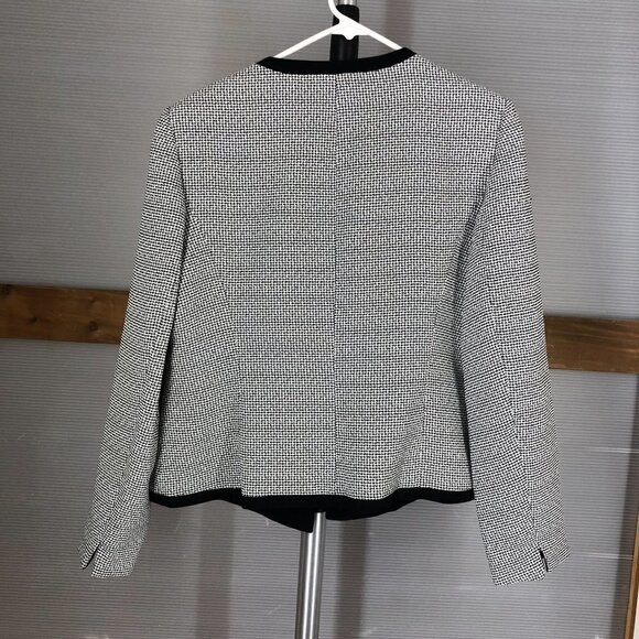 Kasper Black White Tweed Jewel Neck Blazer Sz 10 - Picture 6 of 11